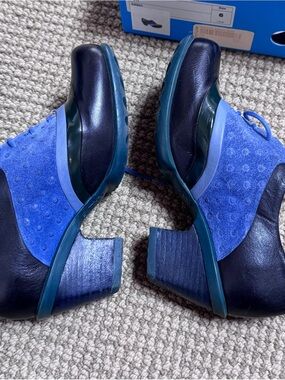 John Fluevog Hopeful Vow FW14 Blue Suede Leather Lace Up Heels Tagged 6 Fits 6